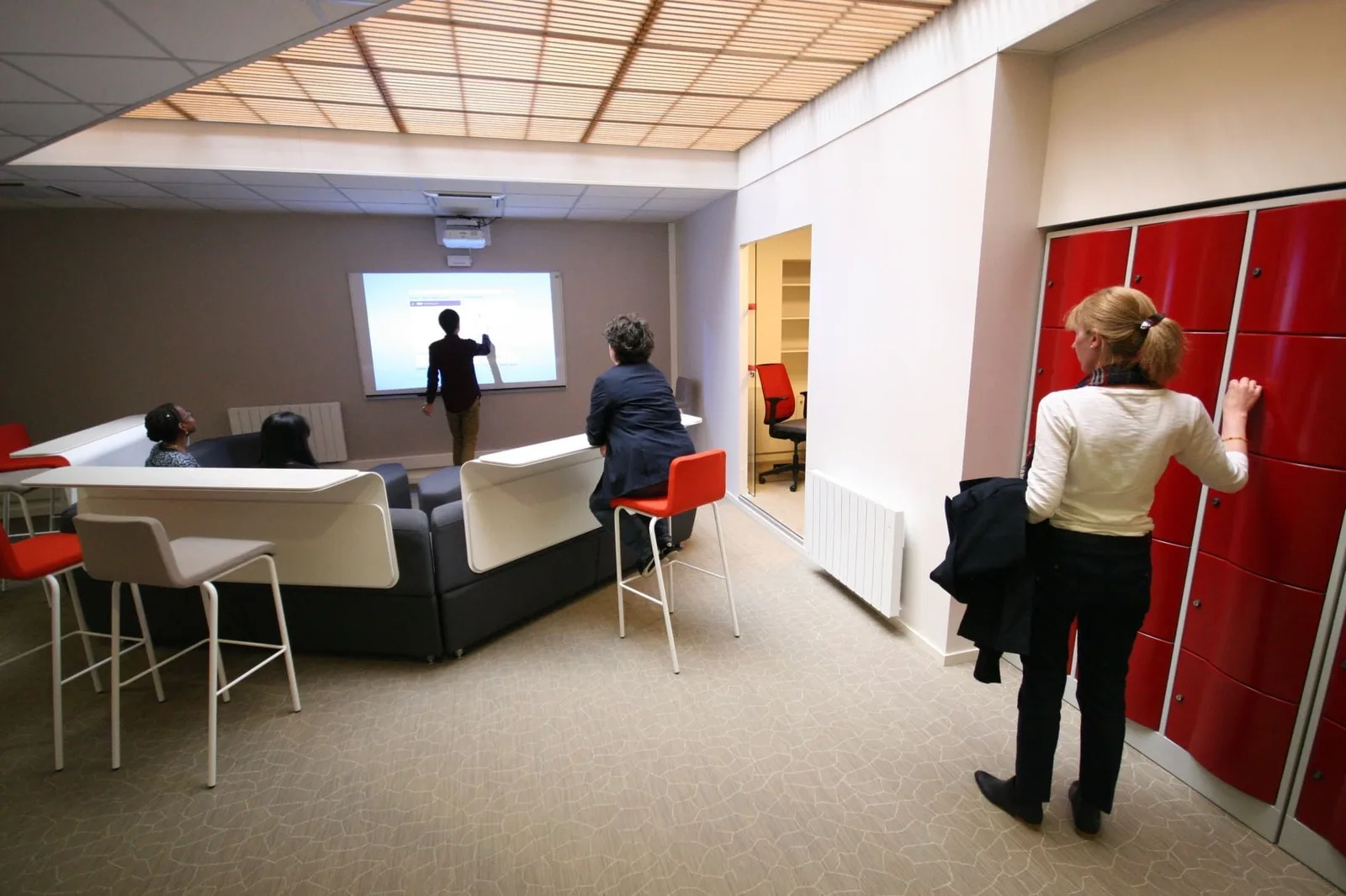 Openspot 94 - Les Digiteurs, Salle de formation 6 personnes, Créteil