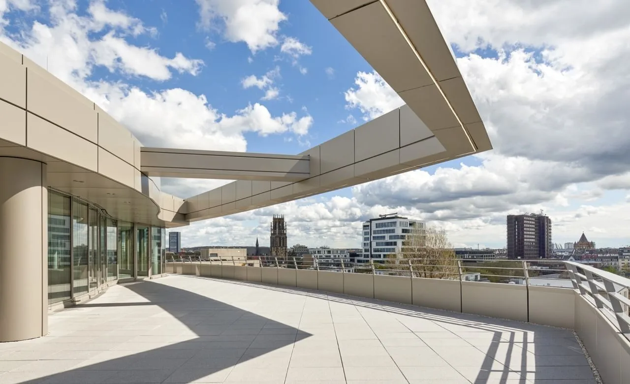 The Oval, Terrace and outdoor space, Düsseldorf