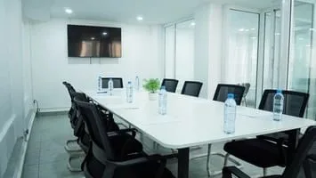 OWES, Meeting room for 10 people, Djasr Kasentina