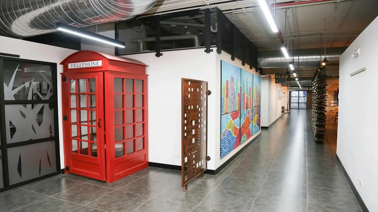 Panama Coworking Center Obarrio, Cabina telefónica, Panama City