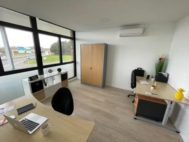 Pentone, Private office, 2 desks, Mondeville