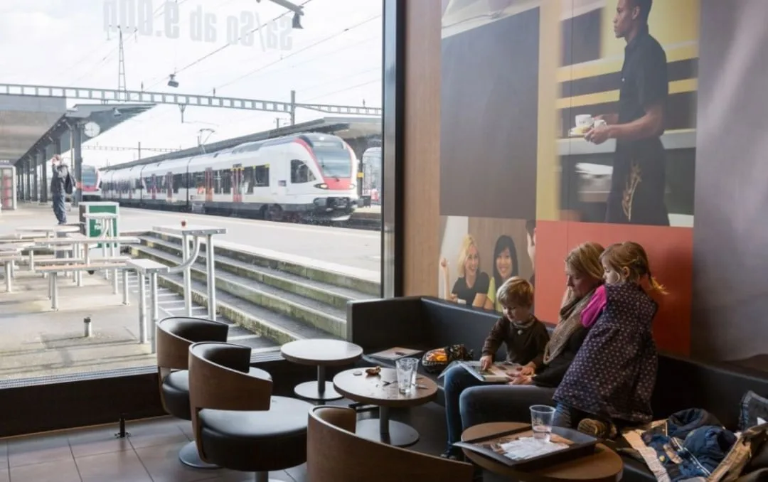 Perron 1 Solothurn, Lounge, Bern