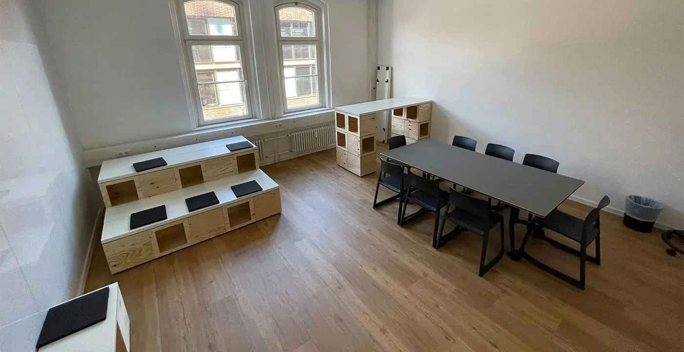 Pioneer Lab Coworking Space München, Meeting room for 8 people, Munich