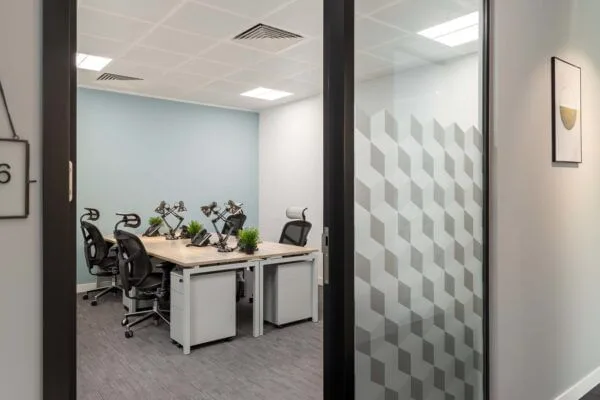 Podium Space - Ealing Cross, Bureau privatif 4 postes, Greenford
