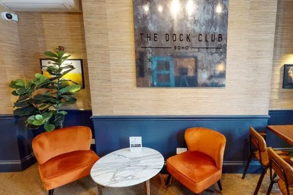 Podium Space - London (The Dock Club), Espace détente, Londres