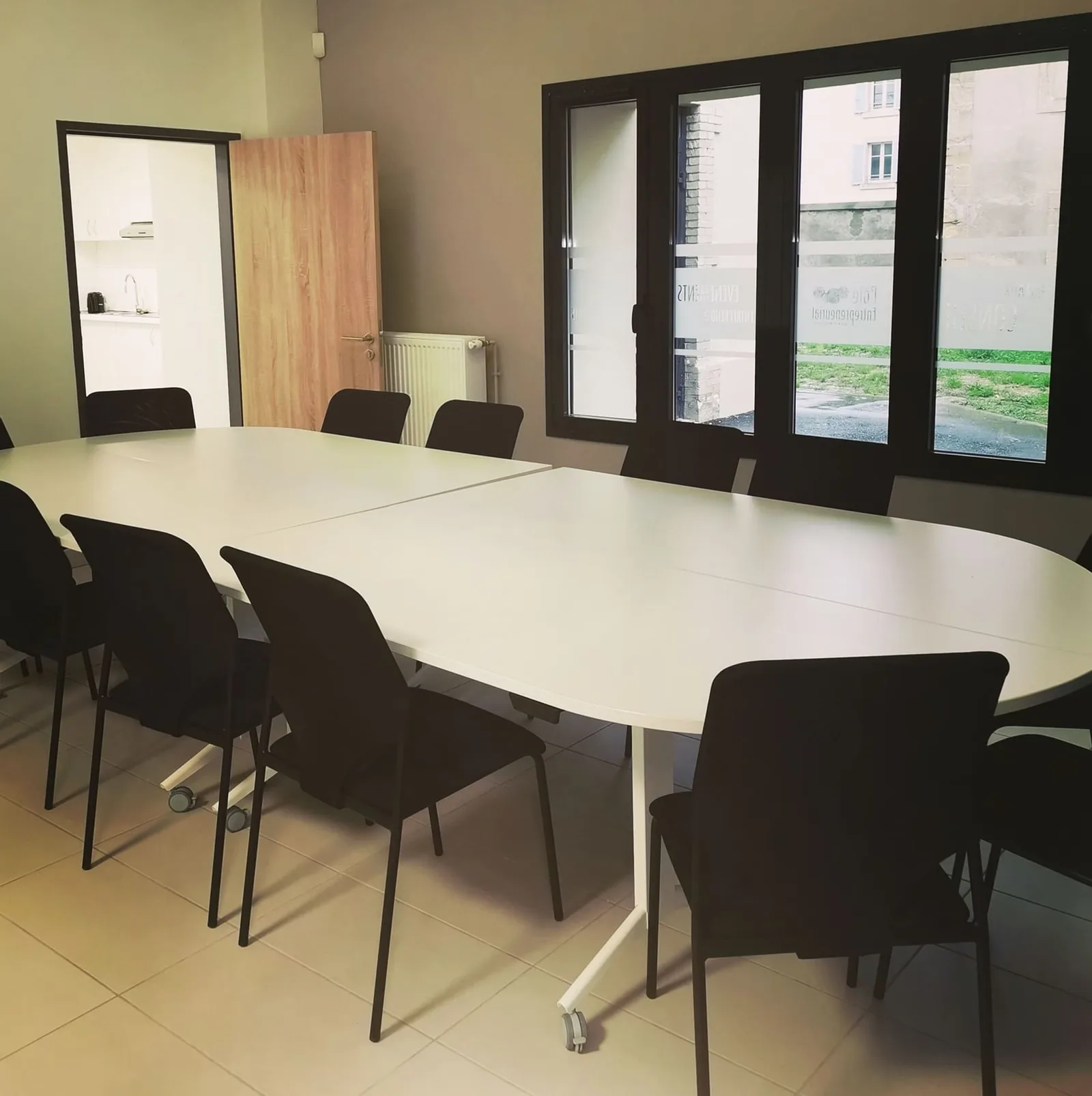 Pôle Entrepreneurial, Meeting room for 12 people, Étain