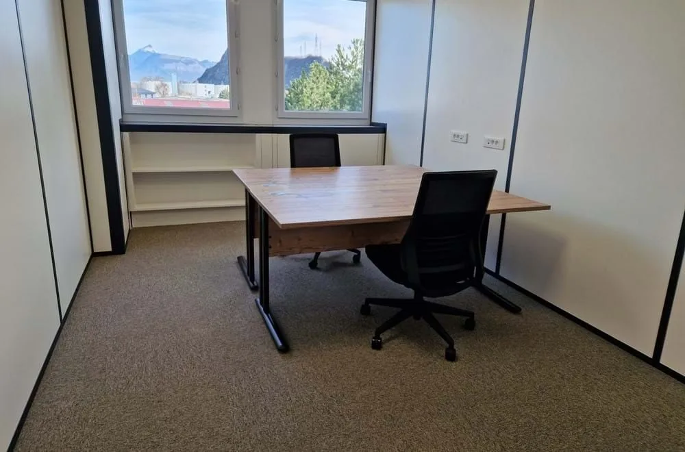 Pousse Locale, Private office, 2 desks, Varces-Allières-et-Risset