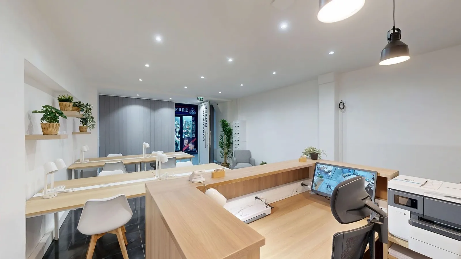 PradoDesk, Réception, Paris 10e