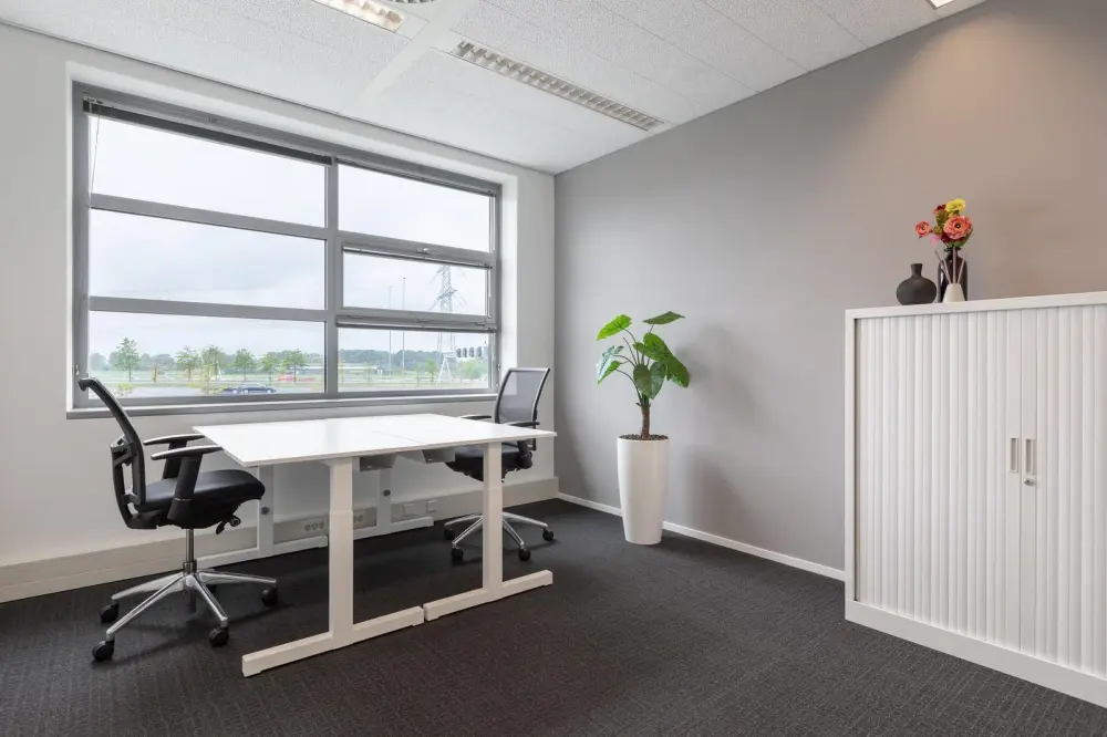 Regus IL, Downers Grove - Executive Towers West, Private office 2 people, Downers Grove, IL