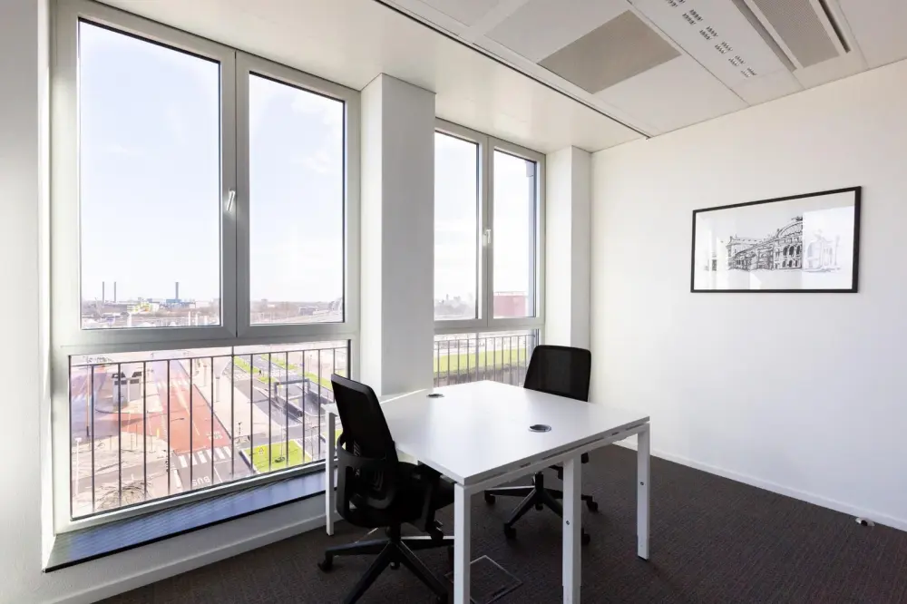 Regus IL, Oak Brook - One Lincoln Centre, Private office 2 people, Oakbrook Terrace, IL