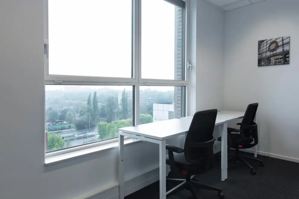 Regus SAPPORO, Kita Building, Private office 2 people, Sapporo