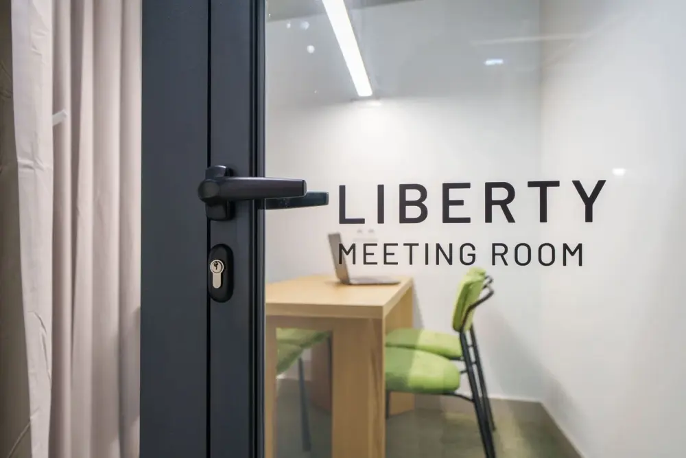 Vertical Coworking - Firmeza, Private Office 2 people, Porto