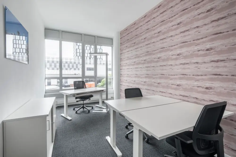 Regus IL, Glenview - Prairie Glen, Private office 3 people, Glenview, IL