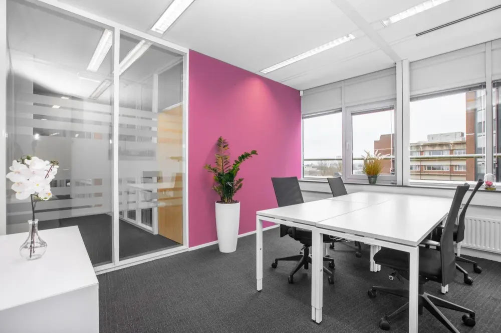 Regus HIROSHIMA, Inari Ohashi, Private office 4 people, Hiroshima