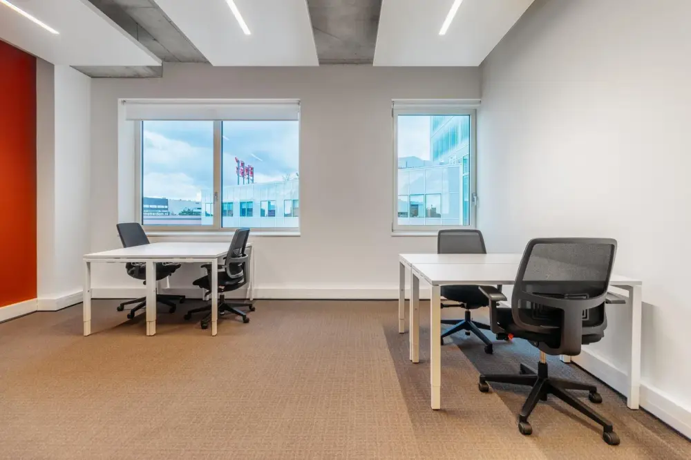 Regus TOKYO, Azabu Green Terrace, Private office 4 people, Tokyo