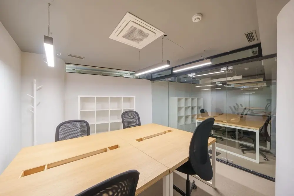 Vertical Coworking - Firmeza, Private Office 4 people, Porto