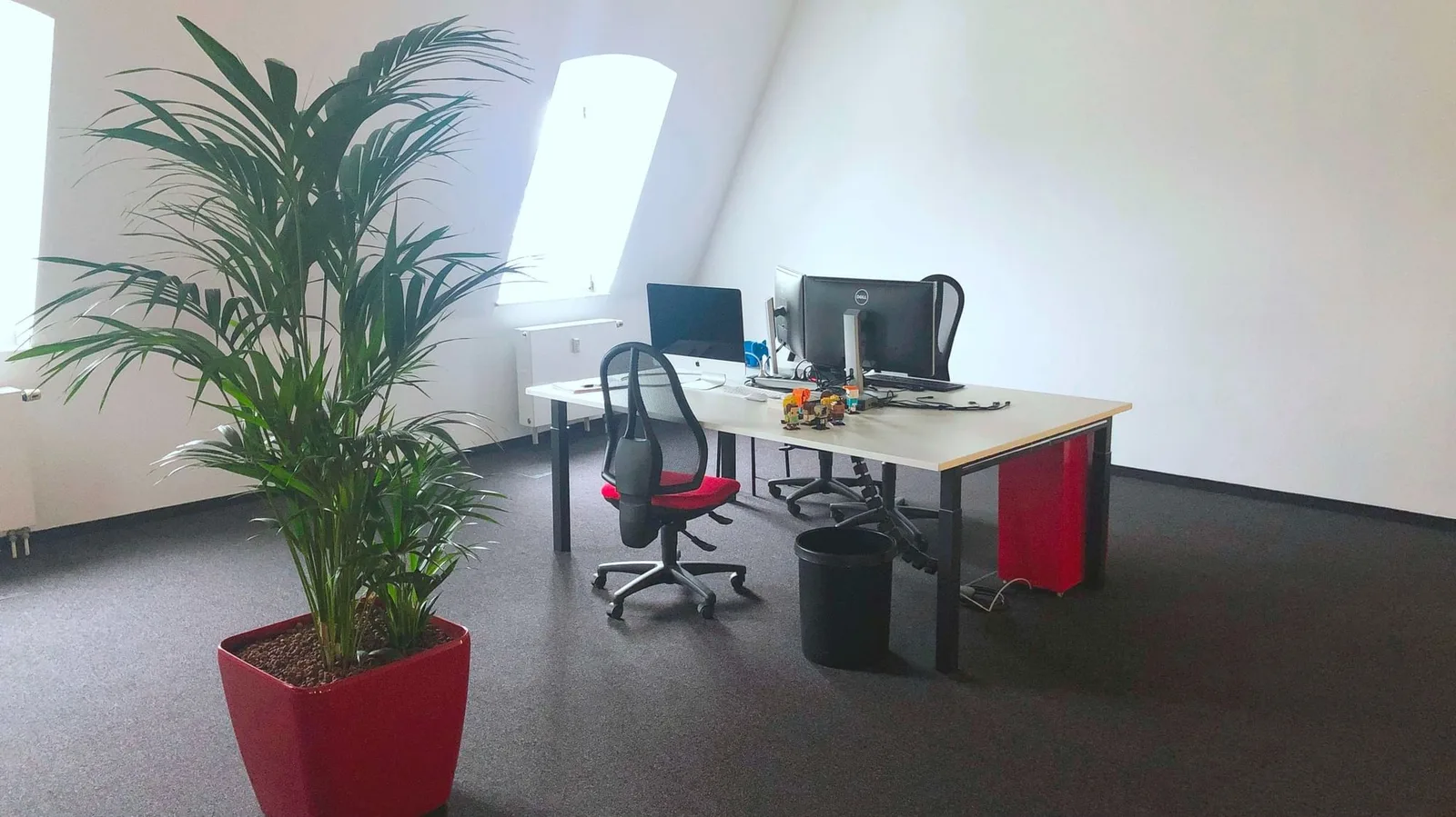 Q-work, Privatbüro mit 2 Arbeitsplätzen, Bonn