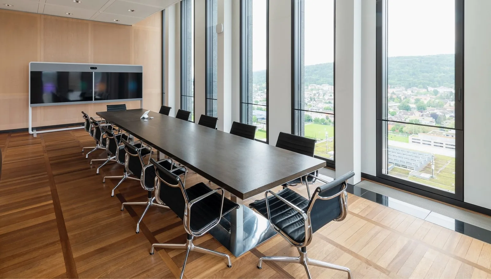 Quadro Towers, Besprechungsraum für 16 Personen, Zürich