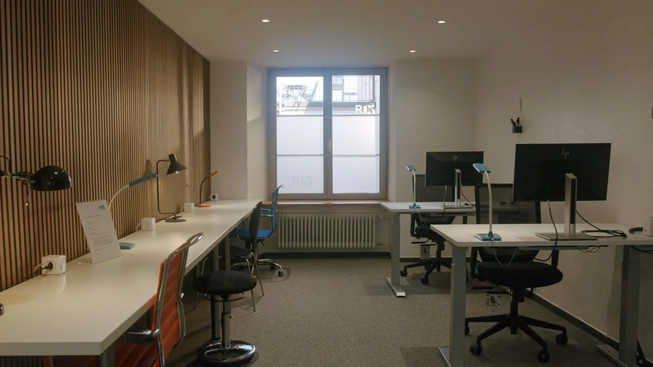 R15 Coworking, Privatbüro mit 5 Arbeitsplätzen, Murten