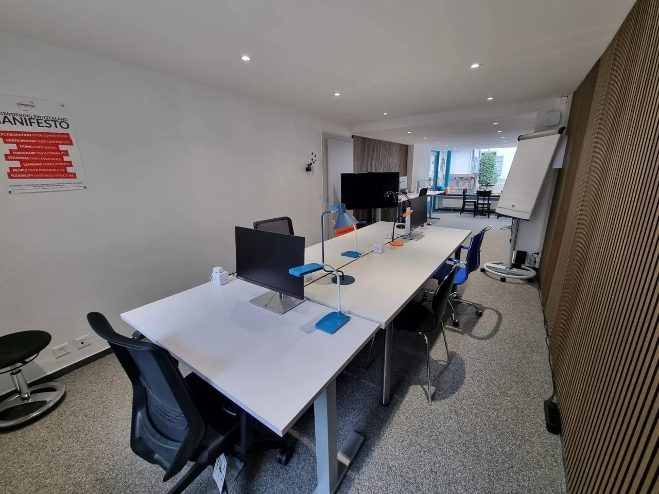 R15 Coworking, Privatbüro mit 6 Arbeitsplätzen, Murten