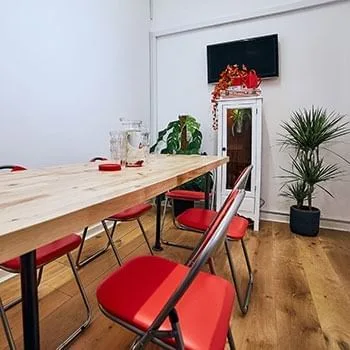 RedDeskCo, Meeting room for 6 people, London