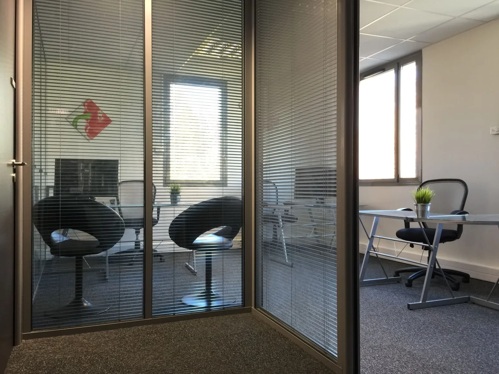 Reggad Estate - Alpexpo, Bureau privatif 2 postes, Grenoble