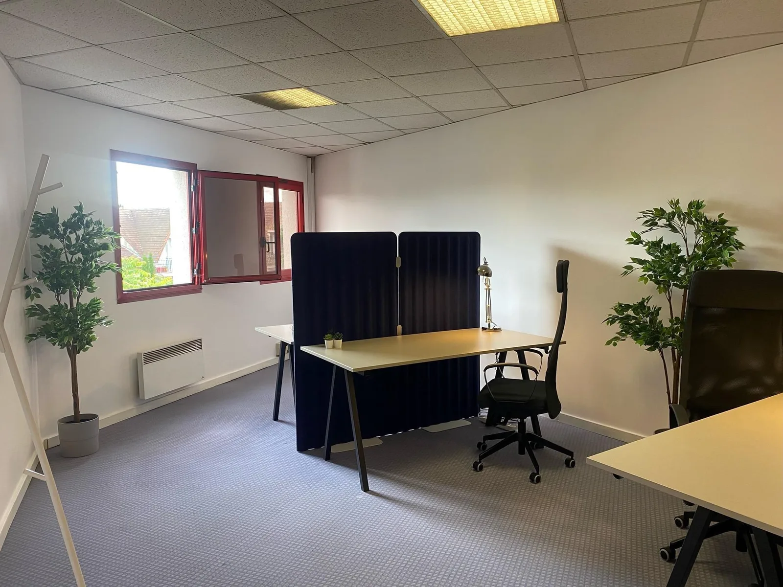 LA REGIE, Privatbüro mit 4 Arbeitsplätzen, Eaubonne