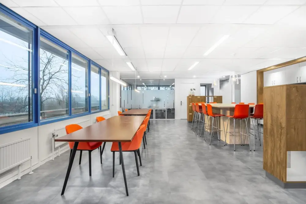 Regus FUKUOKA, Tenjin Skyhall、コワーキングデスク、福岡