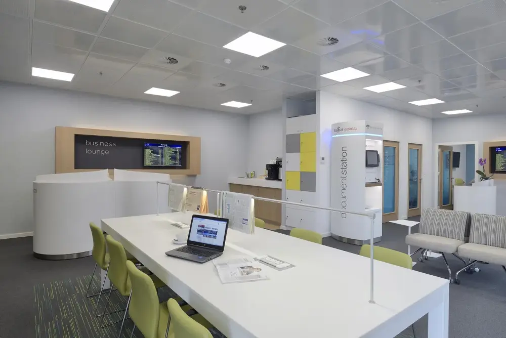Regus Yamagata, Yamagata Ekimae、コワーキングデスク、Yamagata
