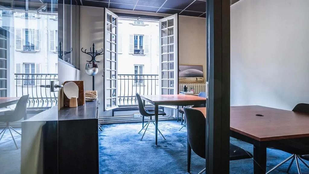 Remix Coworking Saint Lazare, Privatbüro mit 4 Arbeitsplätzen, Paris 8e