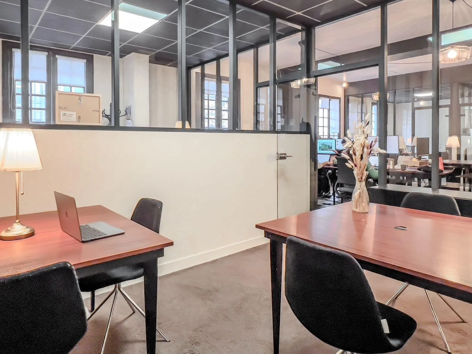 Remix Coworking Saint Lazare, Privatbüro mit 4 Arbeitsplätzen, Paris 8e