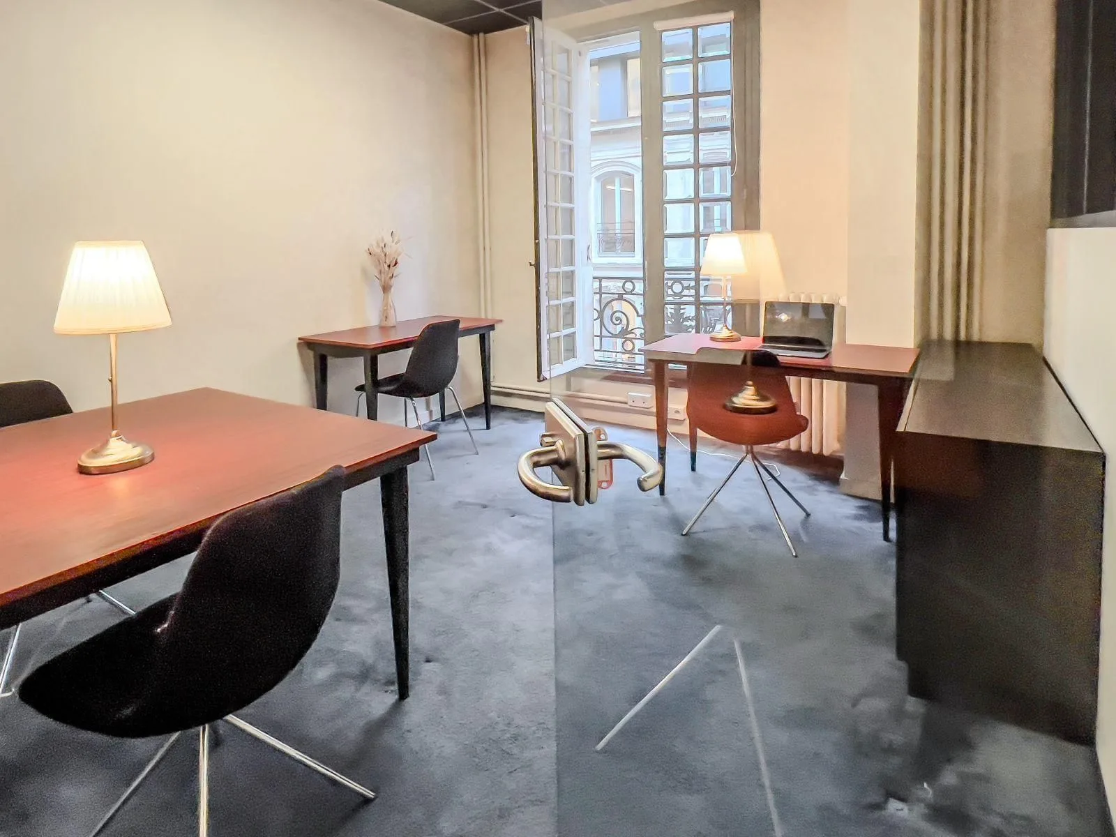 Remix Coworking Saint Lazare, Privatbüro mit 4 Arbeitsplätzen, Paris 8e