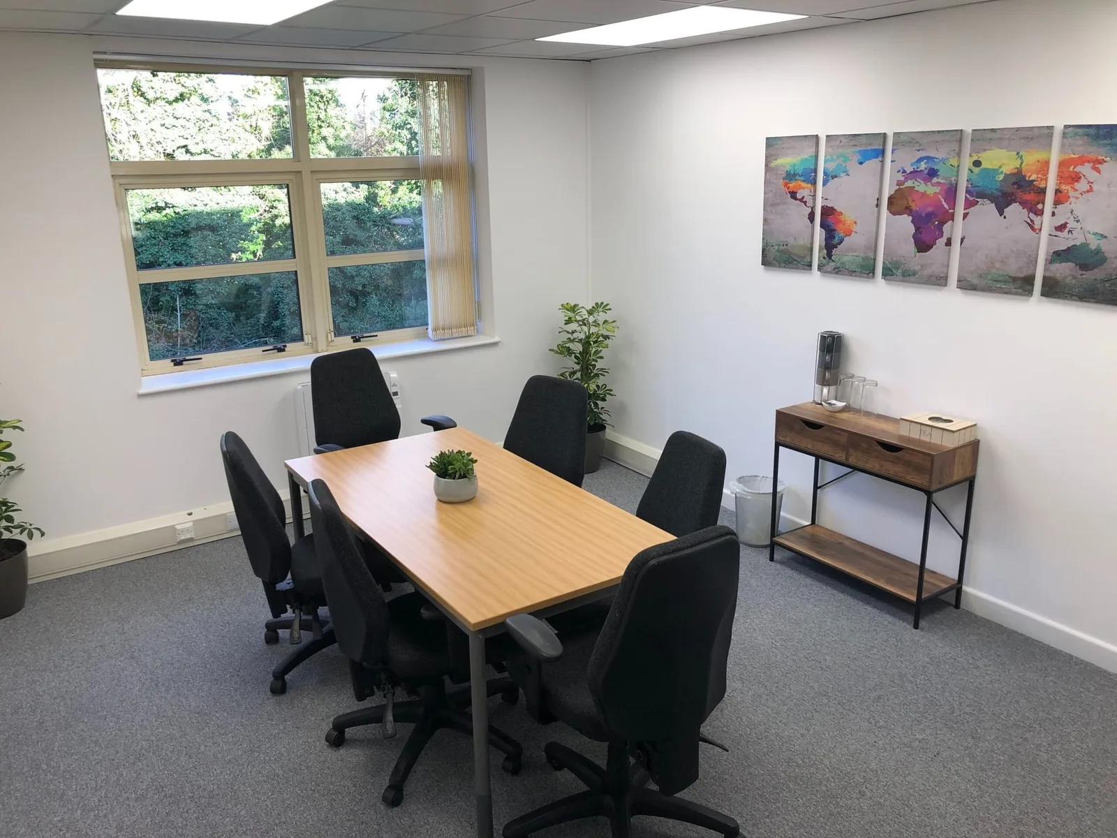 Ritzy Offices, Meeting room for 6 people, Swindon