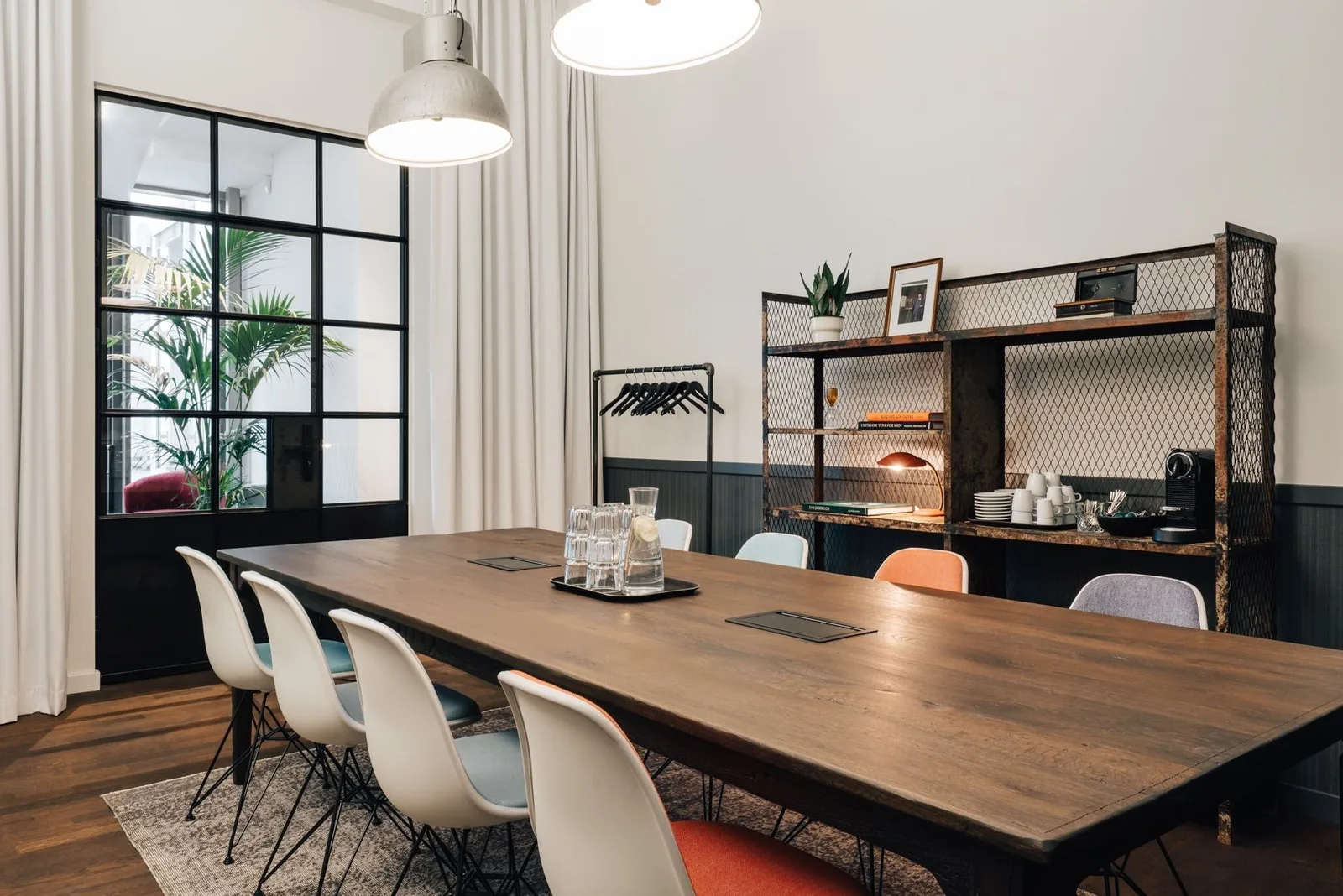 Ruby Carl Workspaces Dusseldorf, Meeting room for 10 people, Düsseldorf