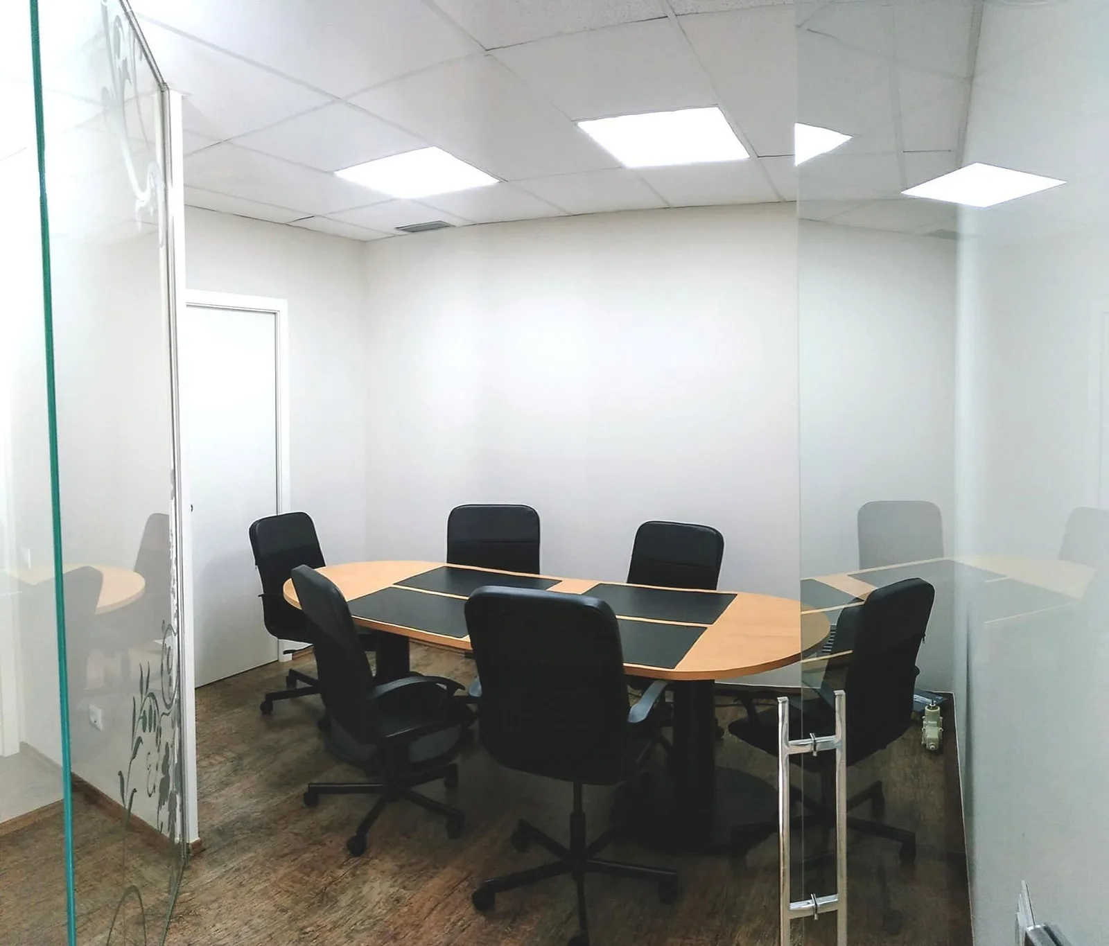 Sabadell Cowork, Meeting room for 6 people, Sabadell