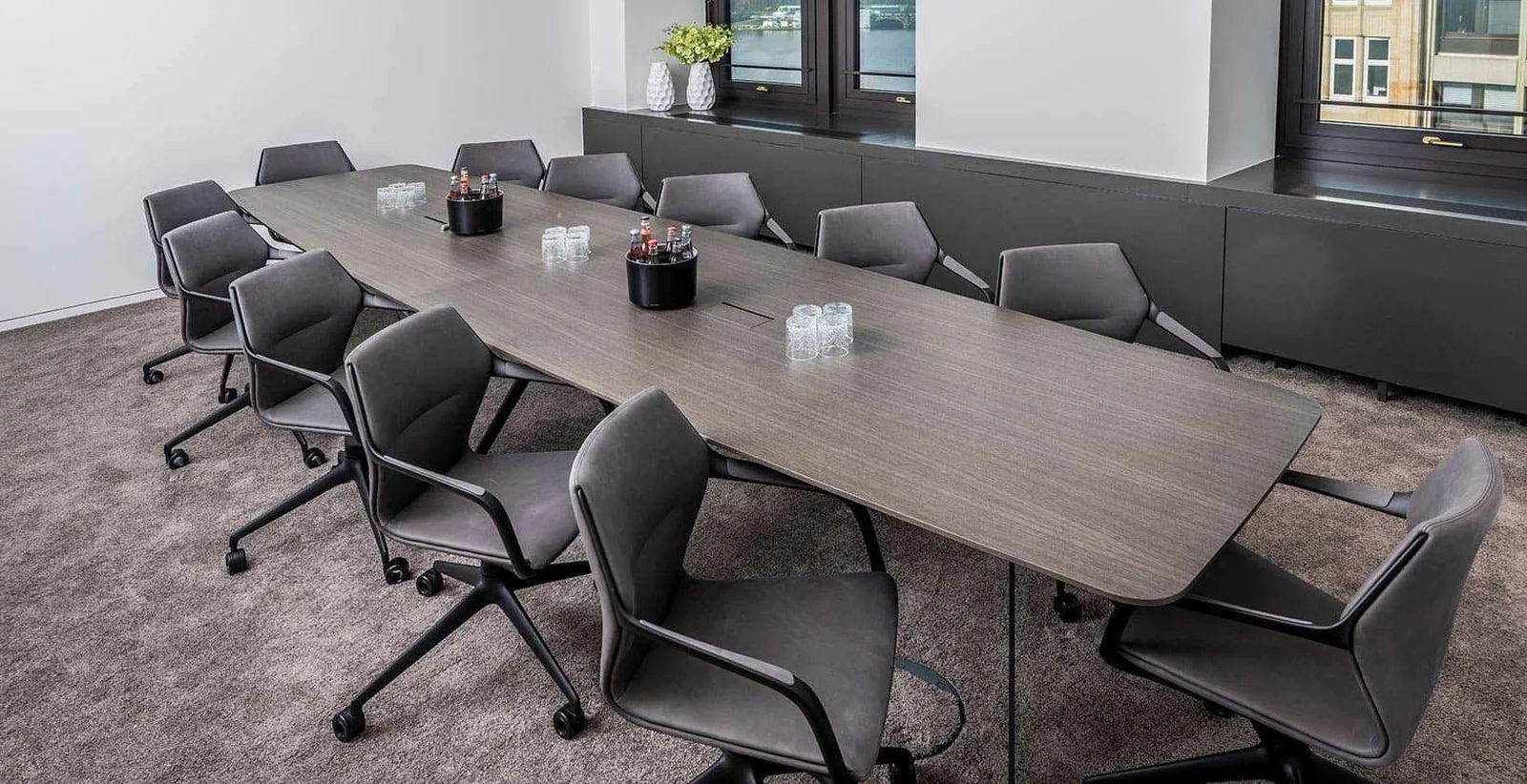 Satellite Office Hamburg - Ballindamm, Meeting room for 12 people, Hamburg