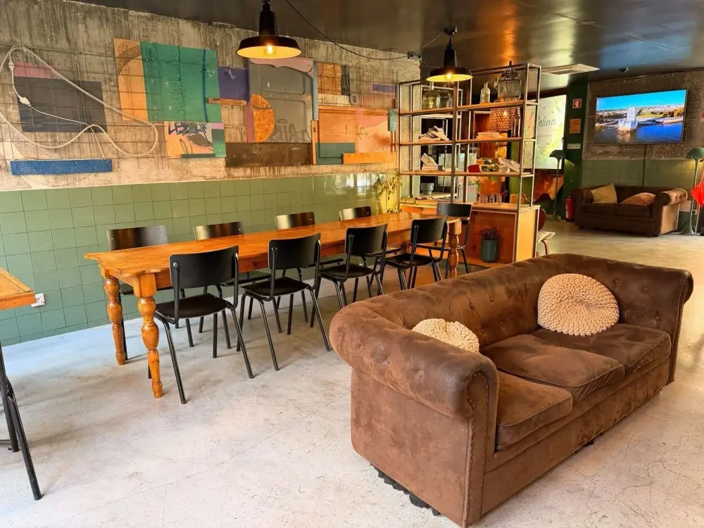 Secret Patio Cowork, Open Space 5 dias/mês, Lisbonne