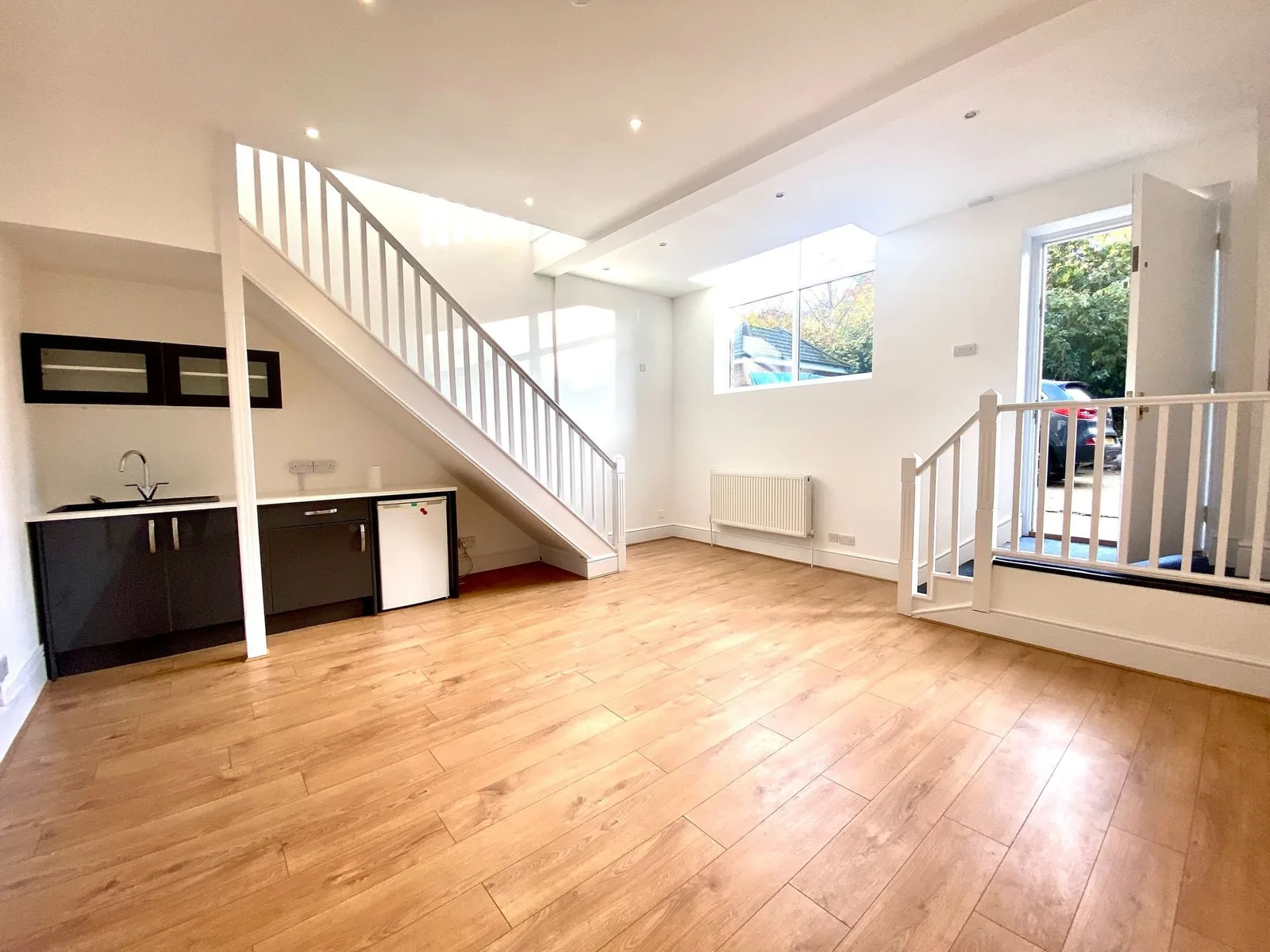 Siddeley House, Cuisine, Kingston upon Thames