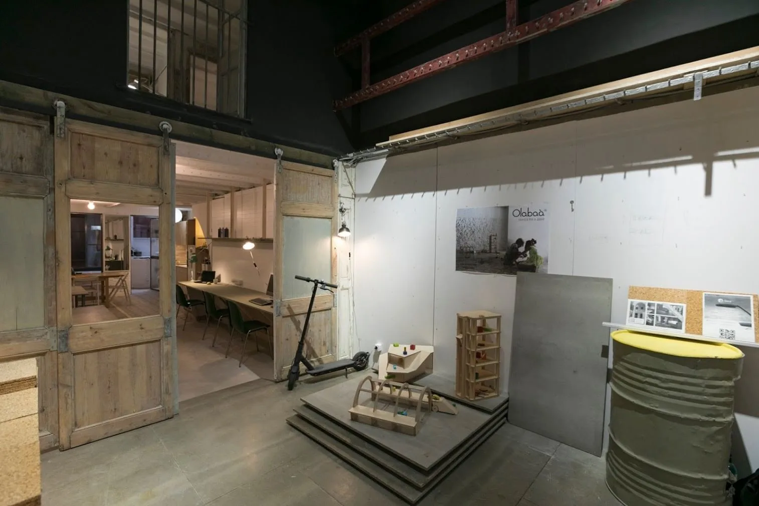 Sira 10, Zona común, Barcelona