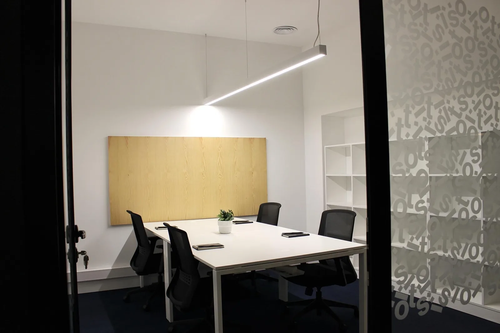 Sitio Work Campo Alegre, Sala de reuniões para 4 pessoas, Porto