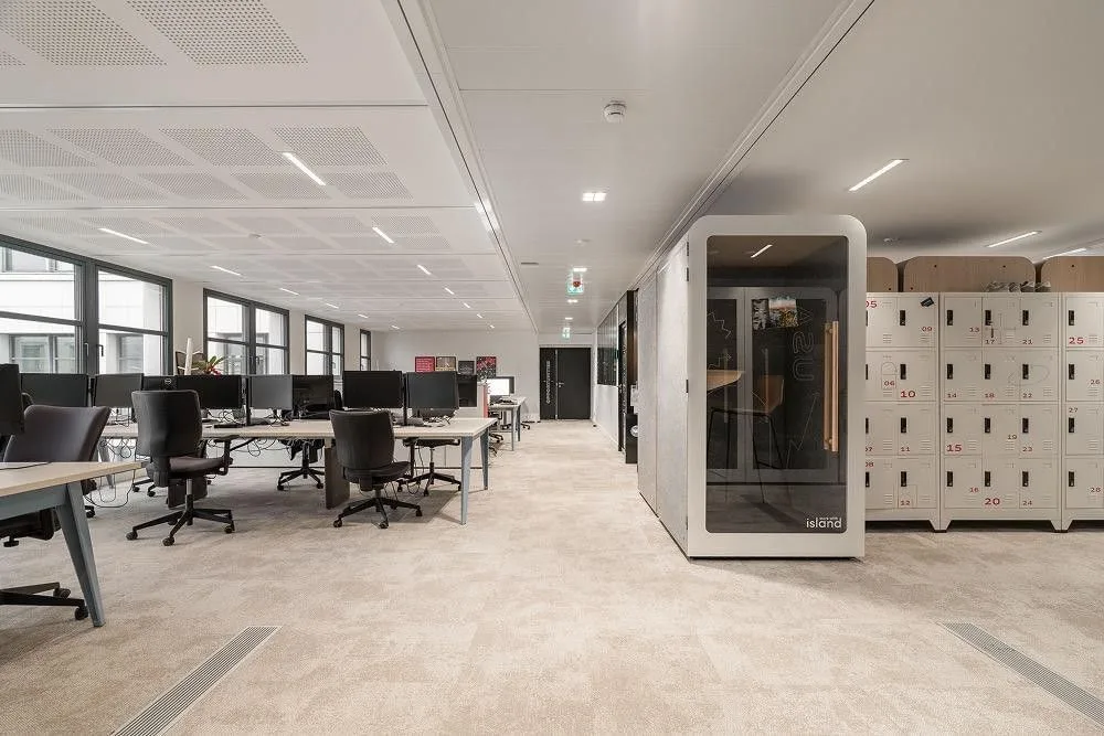 Sora Laffitte, Open space, Paris 9e