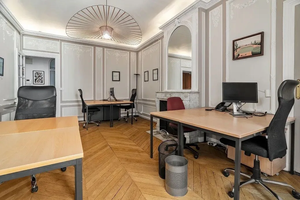 Sora LeGrand, Privatbüro mit 5 Arbeitsplätzen, Paris 2e
