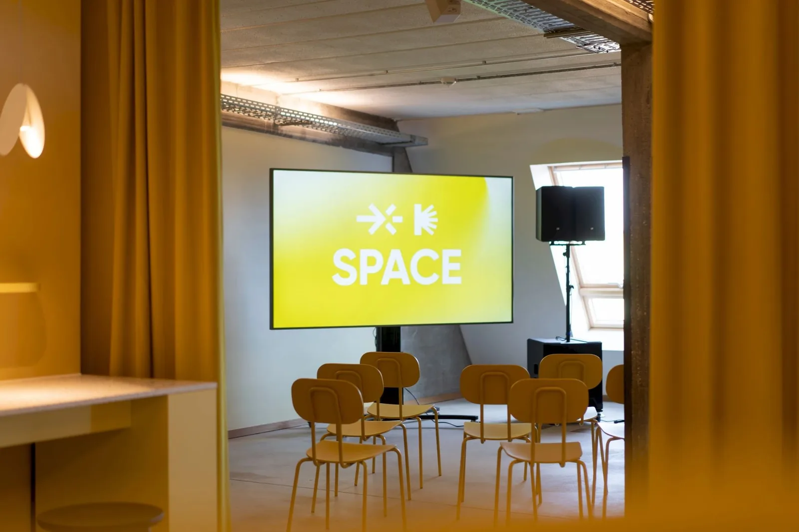 Space Hamburg, Schulungsraum für 7 Personen, Hamburg