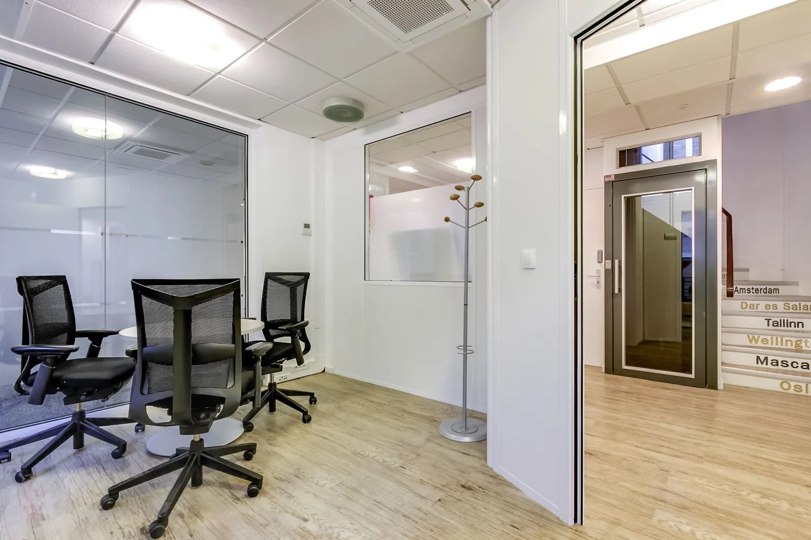Space2be, Salle de réunion 4 personnes, Paris 15e