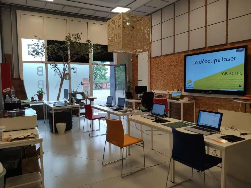 e-Square, Salle de formation 6 personnes, Marche-en-Famenne