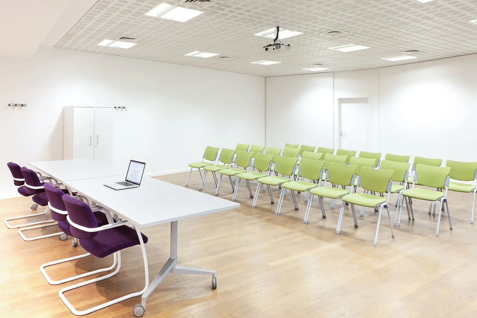 Studios Singuliers, Salle de formation 24 personnes, Paris 18e