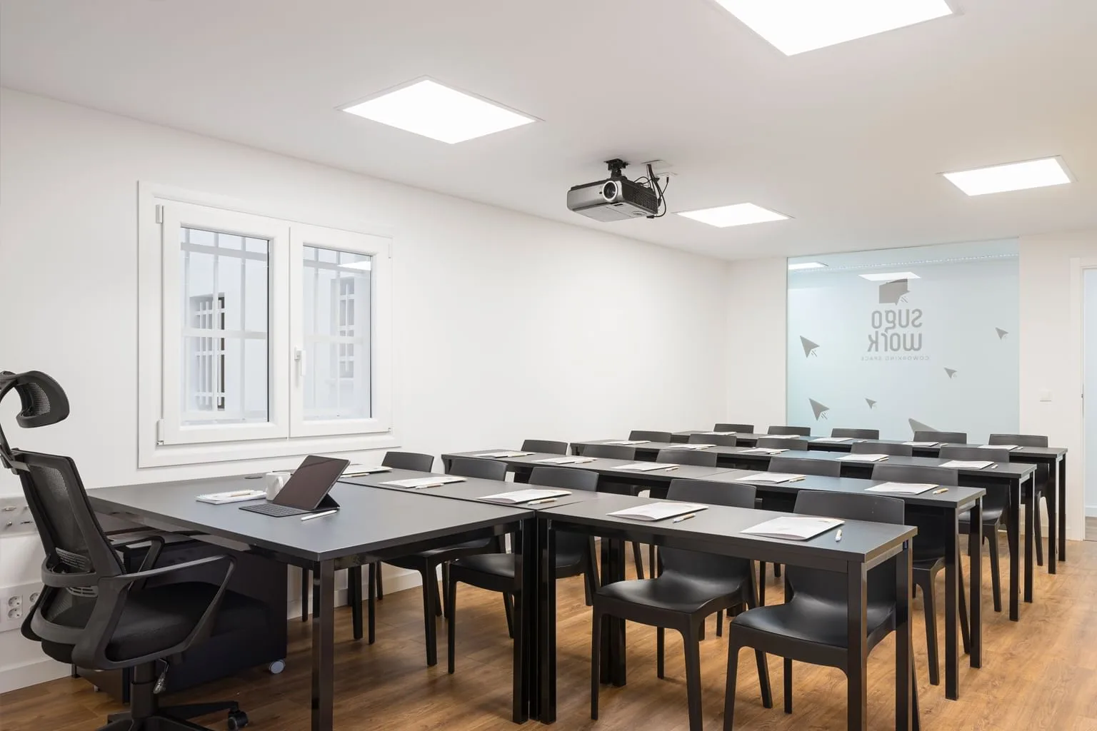 Sugowork, Sala de formación para 18 personas, Huelva