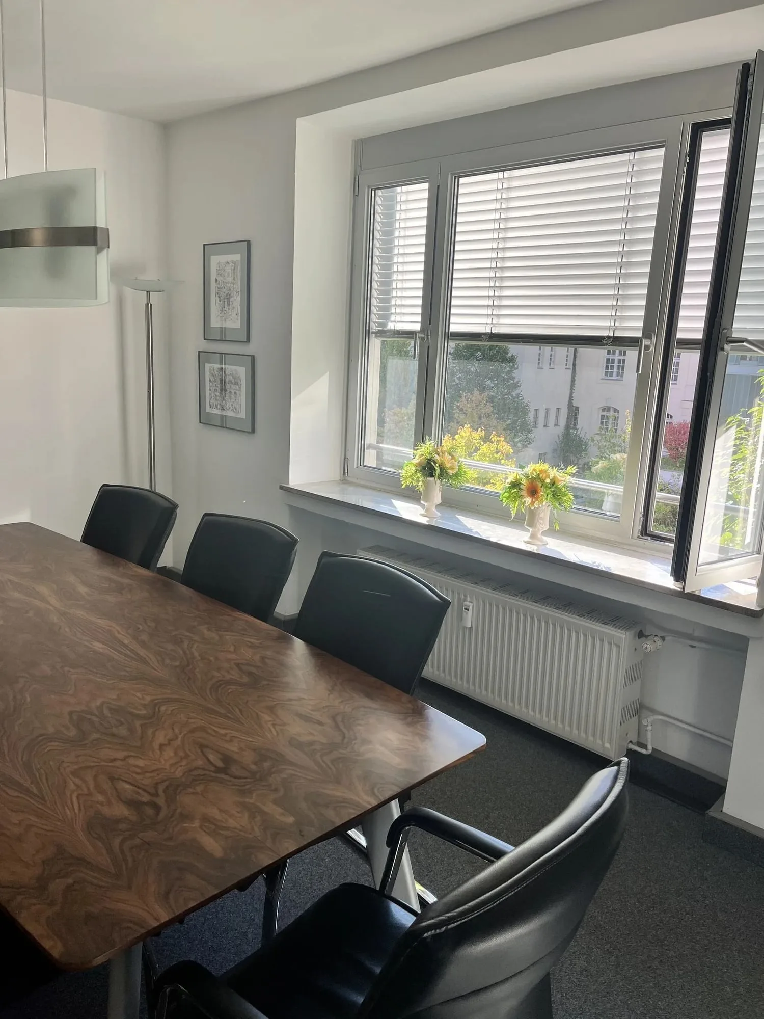 Sutoris Office, Besprechungsraum für 4 Personen, München