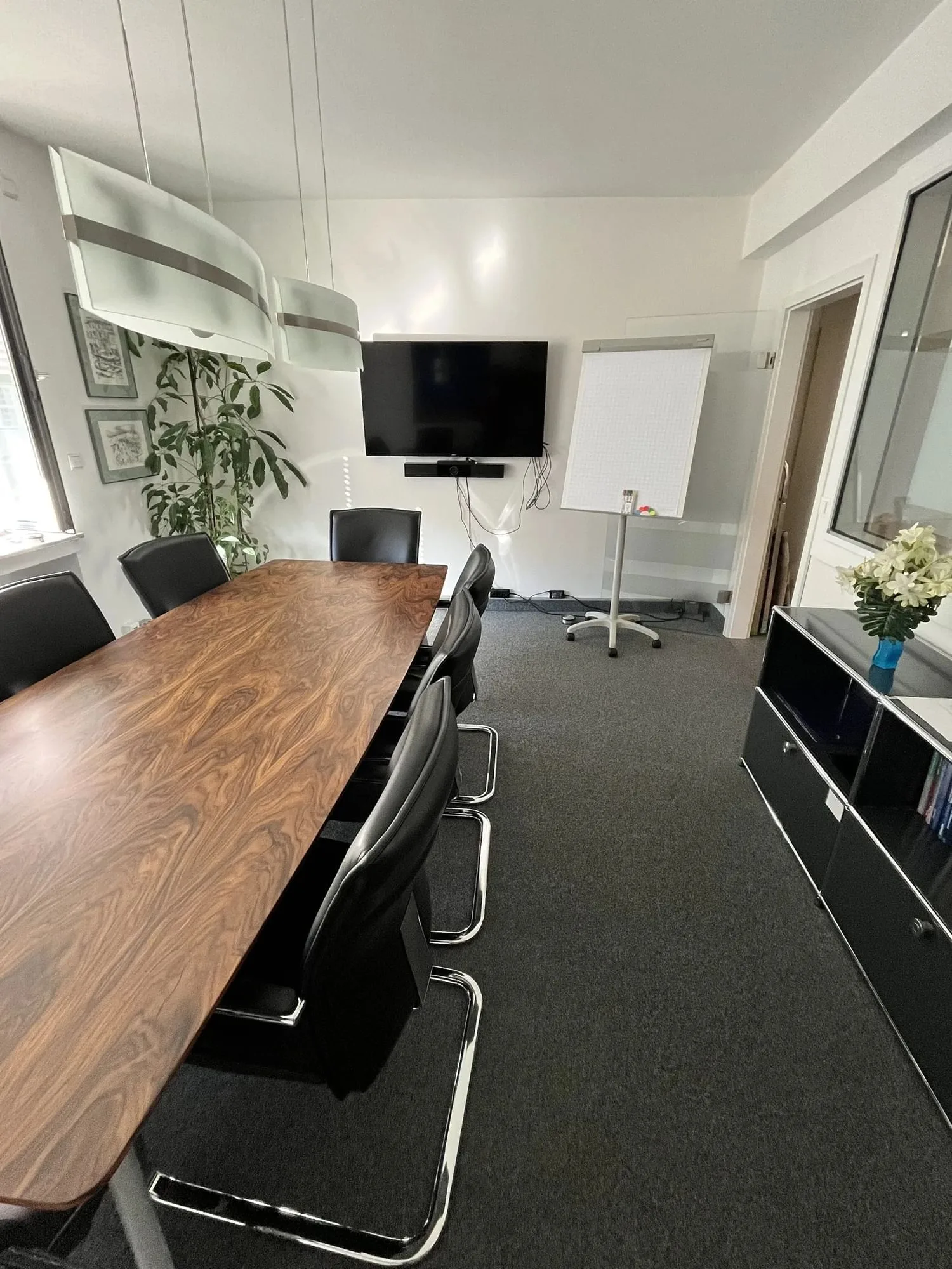Sutoris Office, Besprechungsraum für 7 Personen, München