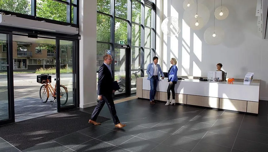 Tauro Alphen aan den Rijn, Receptie, Alphen aan den Rijn